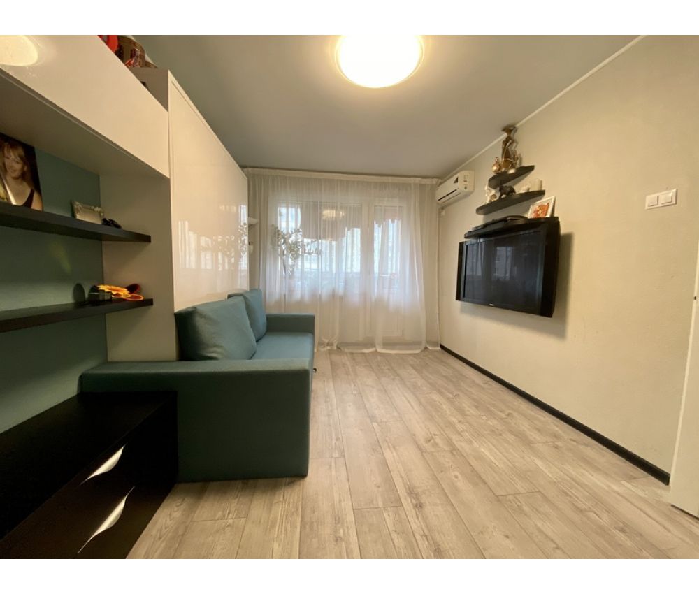  Кровати трансформер с диваном и полками: ул. Мирошниченко, д.10