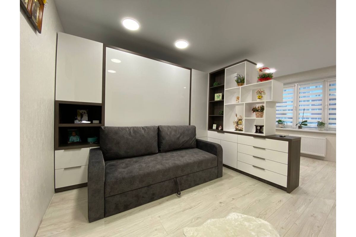 Многофункциональная зона родителей в двухкомнатной квартире